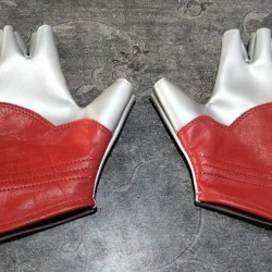 New Sam Wilson Captain America Gloves and Gauntlets New Sam Wilson Captain America Gloves and Gauntlets